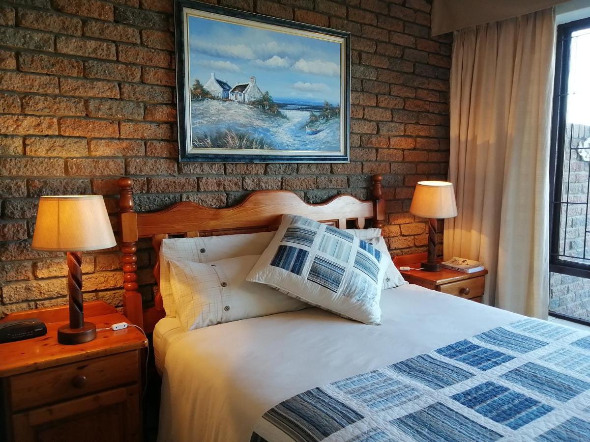 Amzee Bokmakierie Guest House Dana Bay Pokój zdjęcie