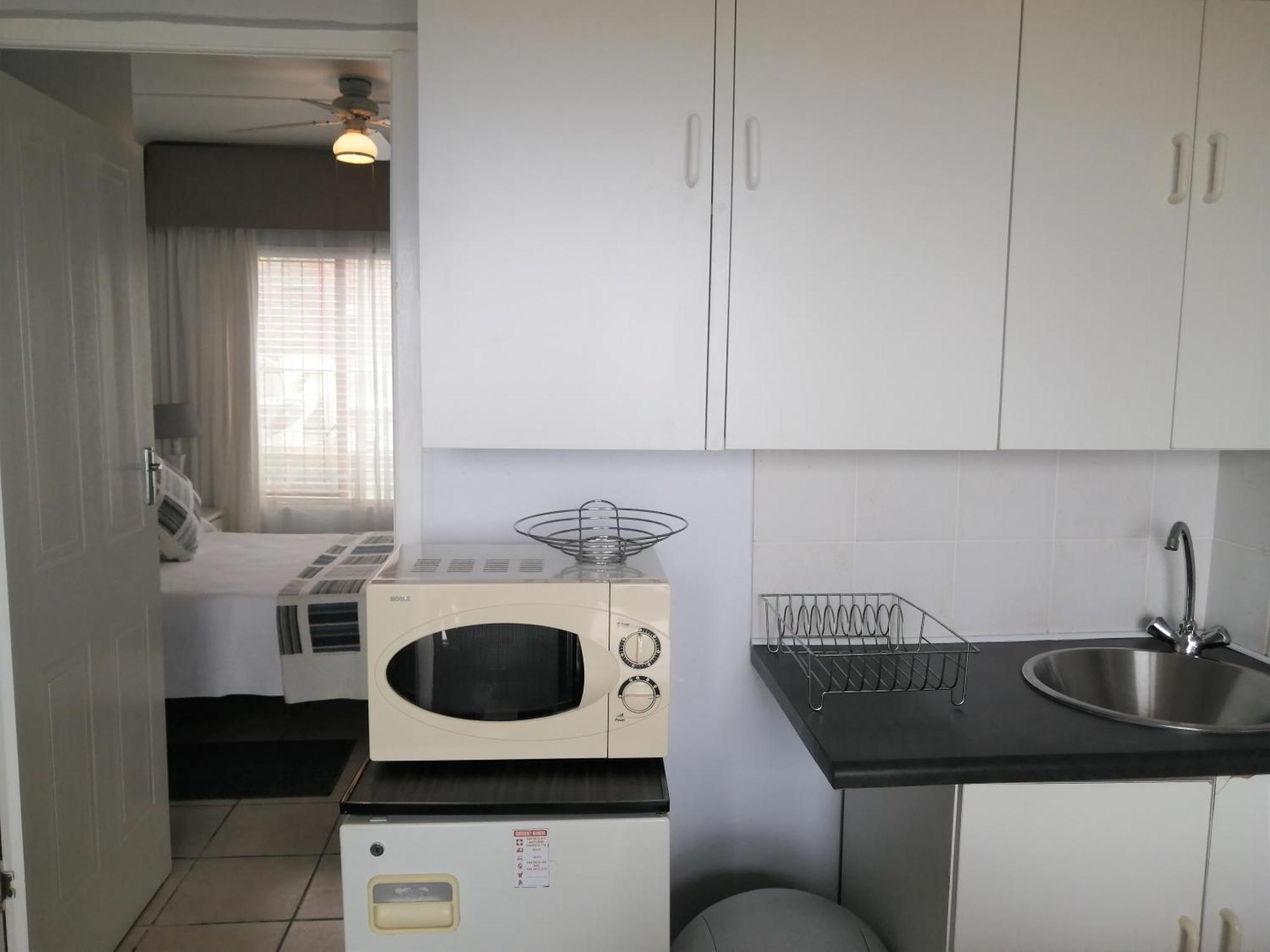 Amzee Bokmakierie Guest House Dana Bay Pokój zdjęcie